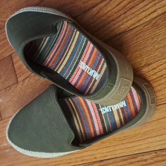 Mukluks barely worn.  Green.  Thick sole. - Picture 3 of 5